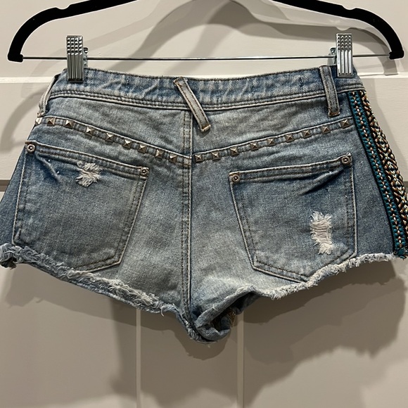 Parisian Collection Denim - Picture 3 of 5